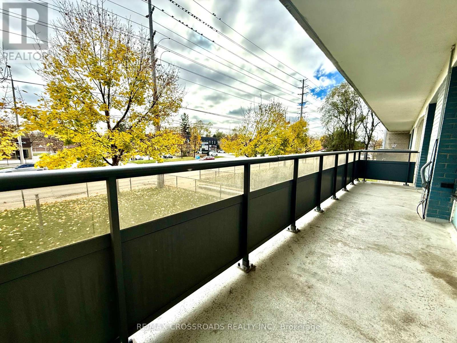 208 - 363 Lakeshore Road E, Mississauga, Ontario  L5G 1H7 - Photo 7 - W12507440