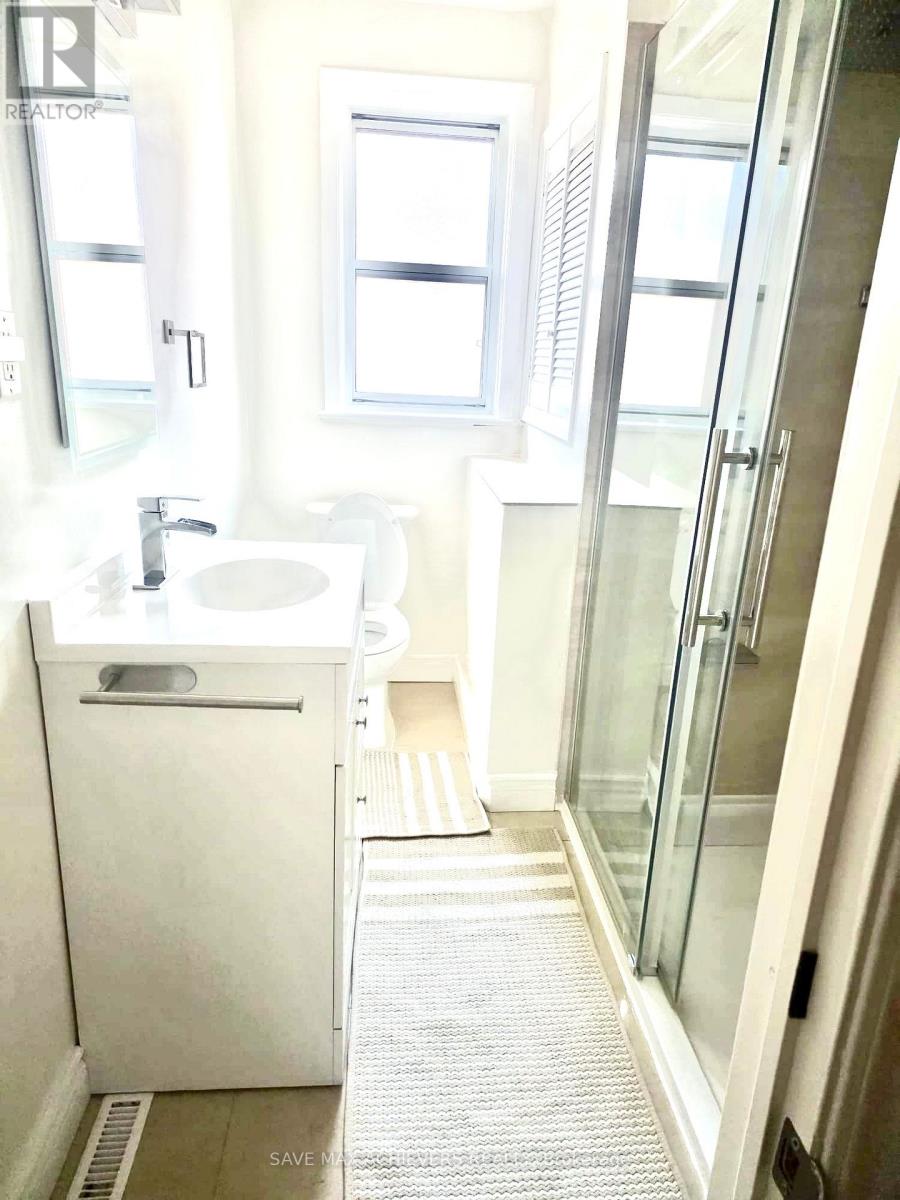 2 Coolhurst Drive, Toronto, Ontario  M9W 4A5 - Photo 10 - W12507502