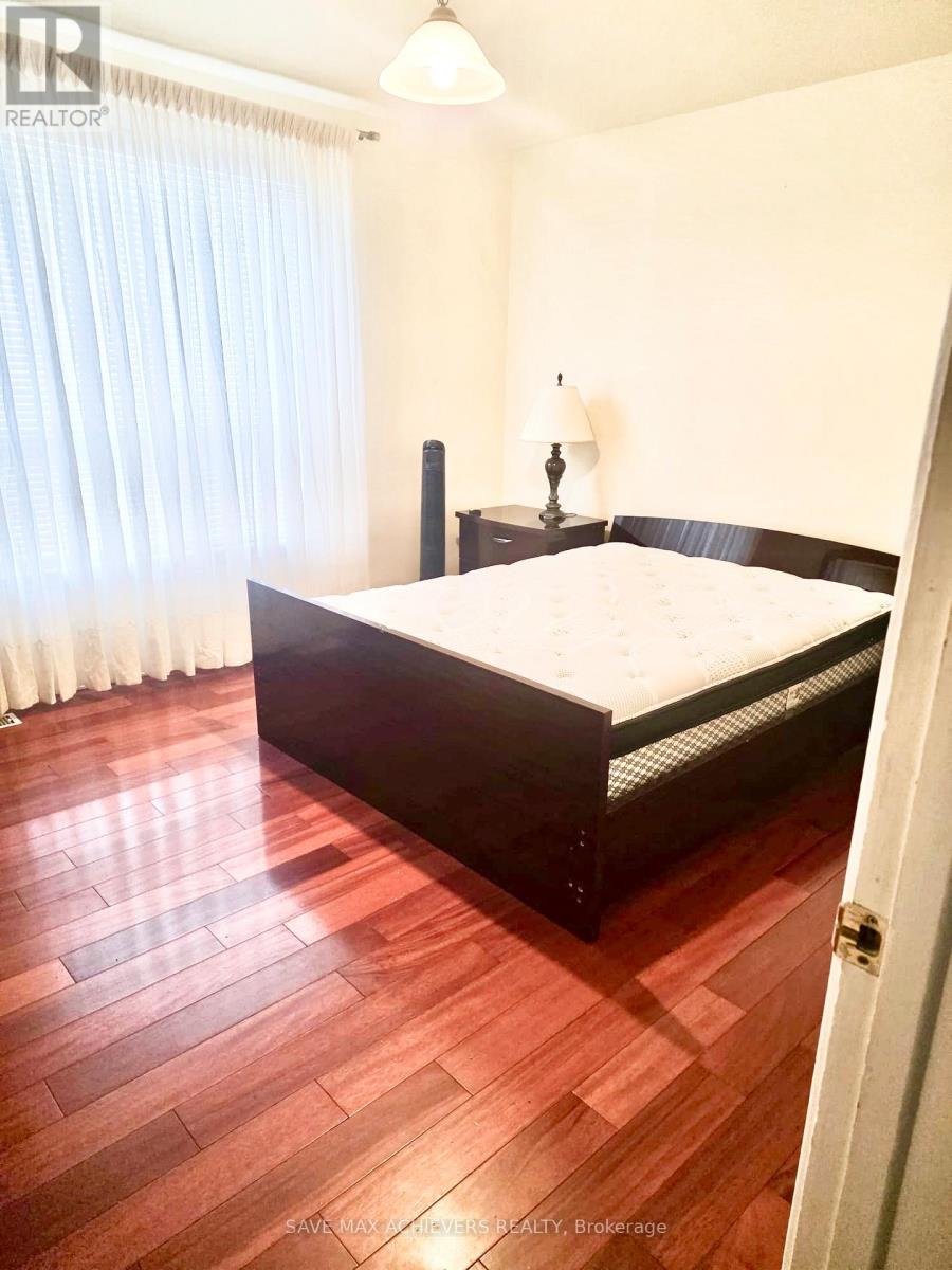 2 Coolhurst Drive, Toronto, Ontario  M9W 4A5 - Photo 14 - W12507502