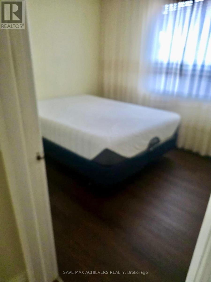 2 Coolhurst Drive, Toronto, Ontario  M9W 4A5 - Photo 15 - W12507502