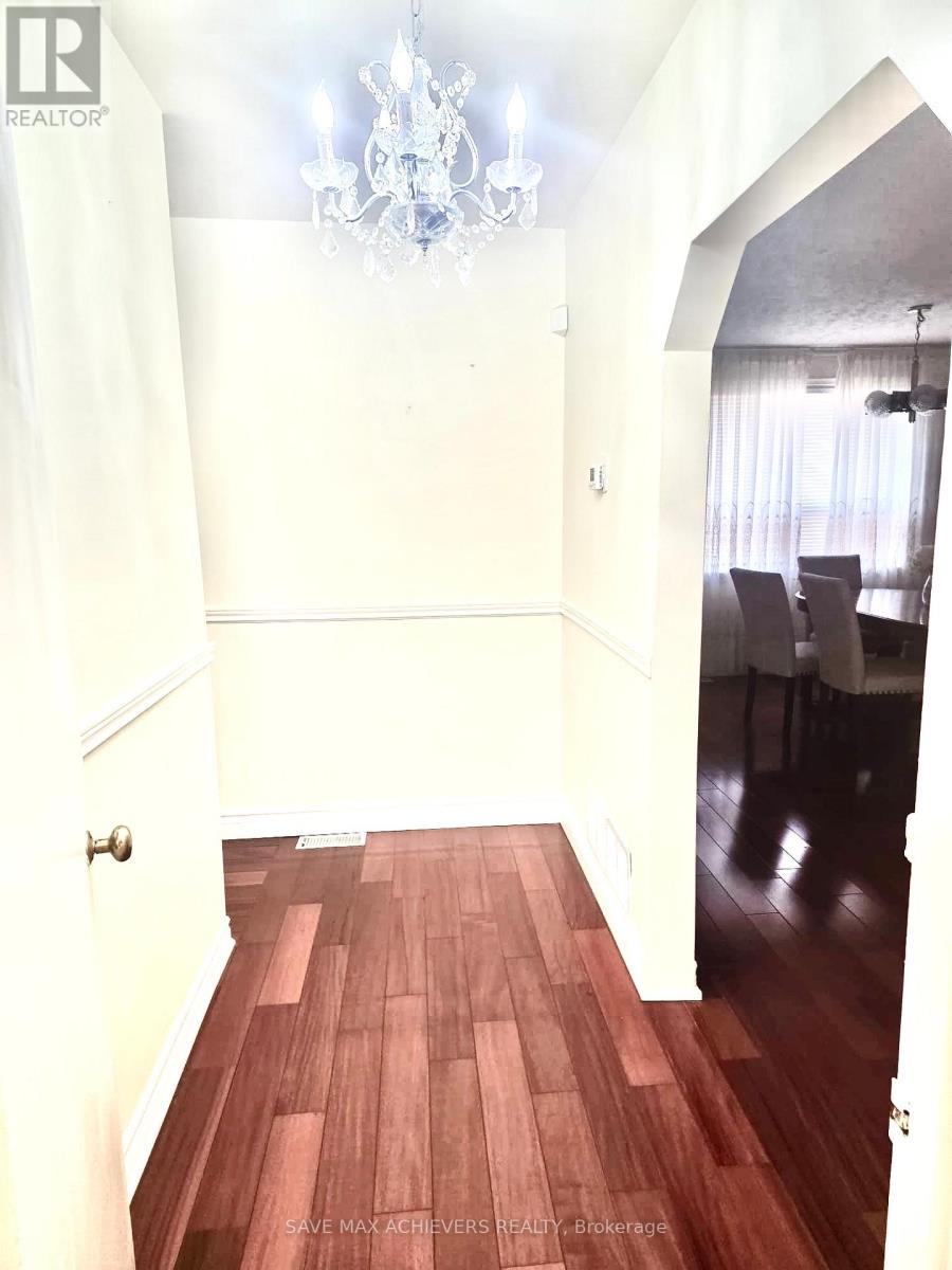 2 Coolhurst Drive, Toronto, Ontario  M9W 4A5 - Photo 18 - W12507502