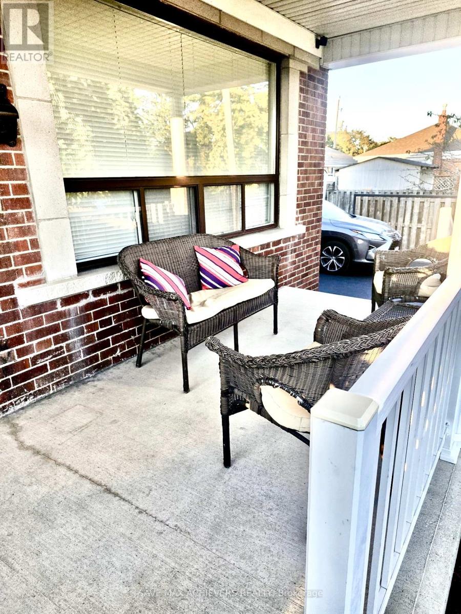 2 Coolhurst Drive, Toronto, Ontario  M9W 4A5 - Photo 2 - W12507502