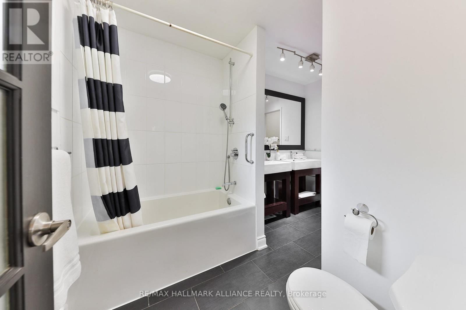 495 Brookmill Road, Oakville, Ontario  L6J 5K6 - Photo 23 - W12507550