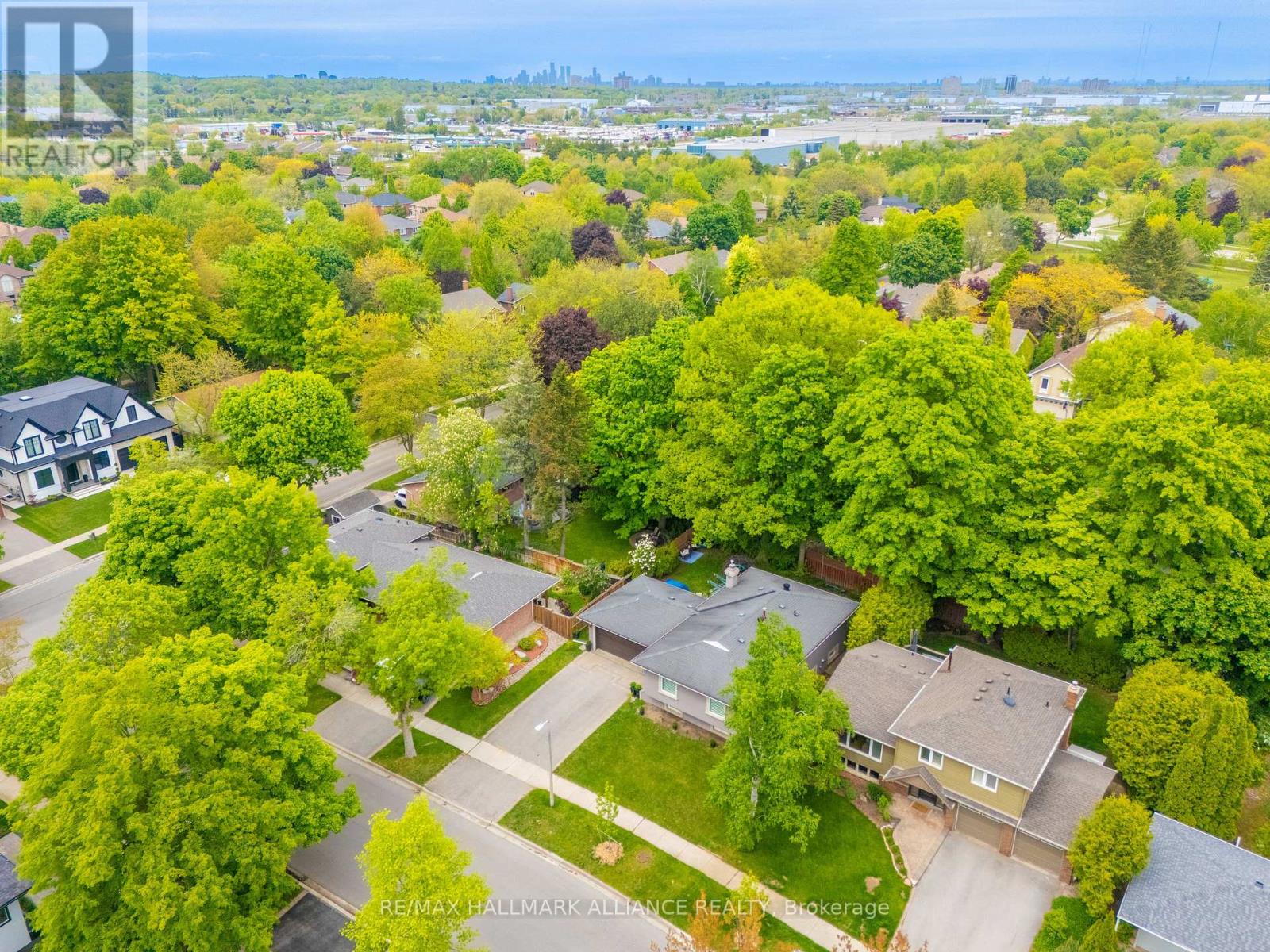 495 Brookmill Road, Oakville, Ontario  L6J 5K6 - Photo 38 - W12507550