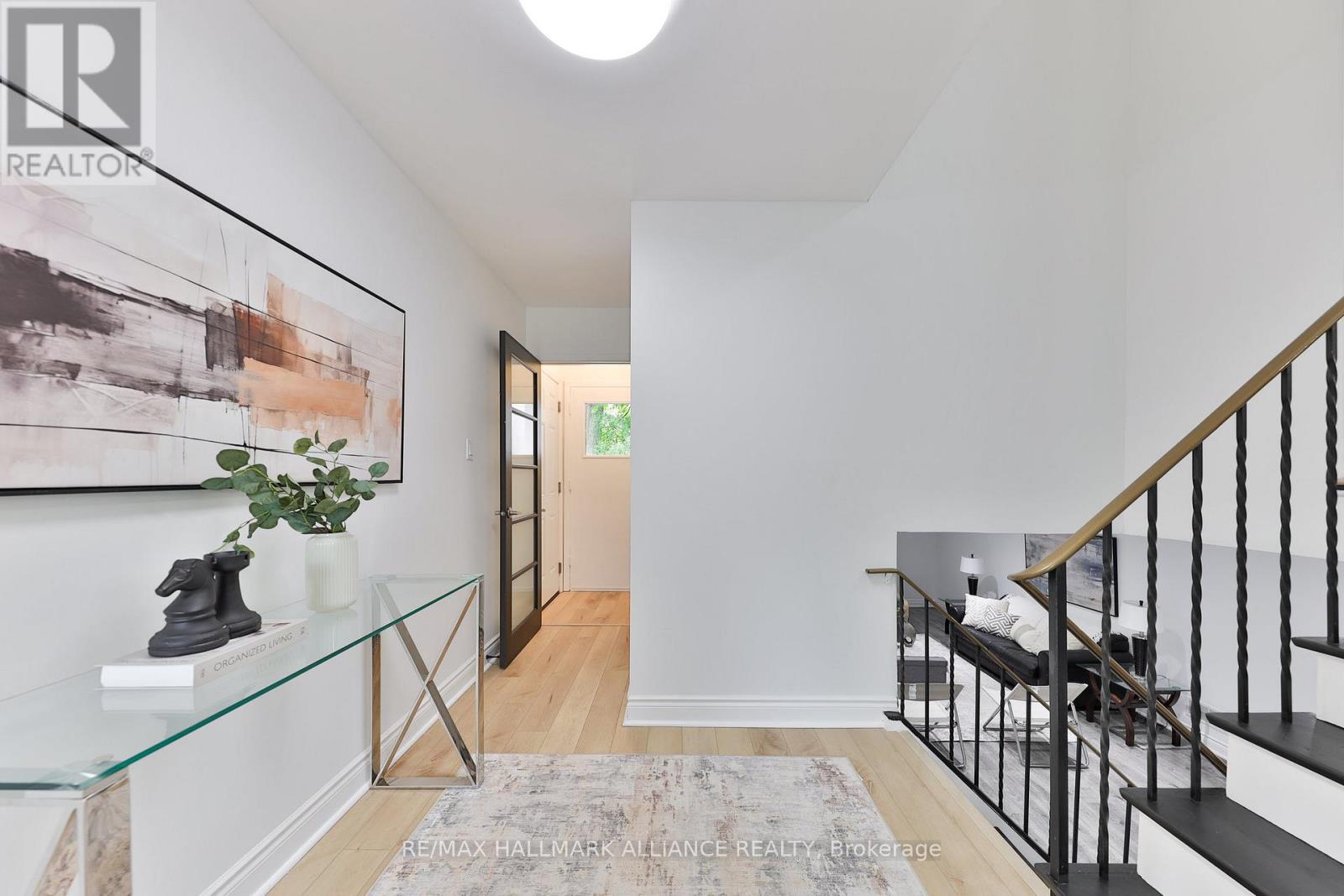 495 Brookmill Road, Oakville, Ontario  L6J 5K6 - Photo 4 - W12507550