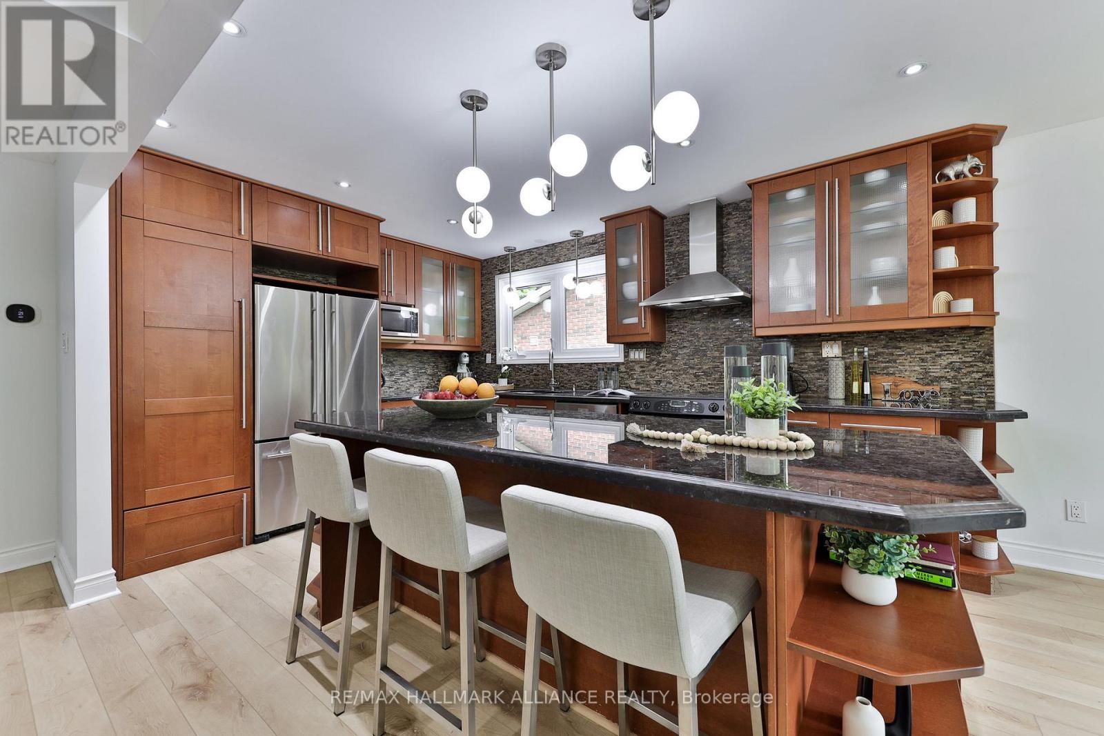 495 Brookmill Road, Oakville, Ontario  L6J 5K6 - Photo 9 - W12507550