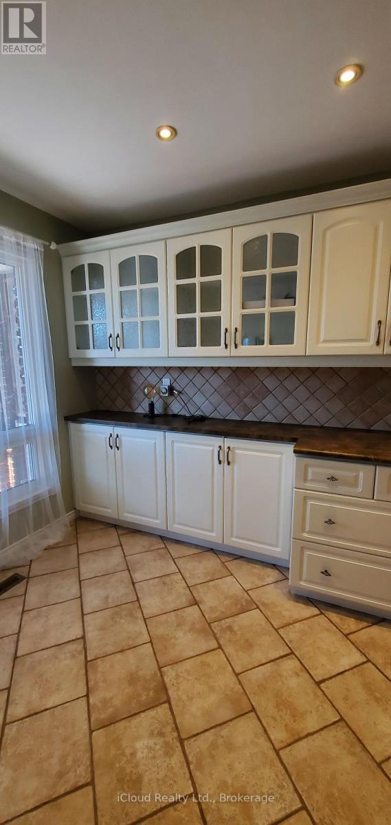 12 Simmons Boulevard, Brampton, Ontario  L6V 3V5 - Photo 10 - W12507554