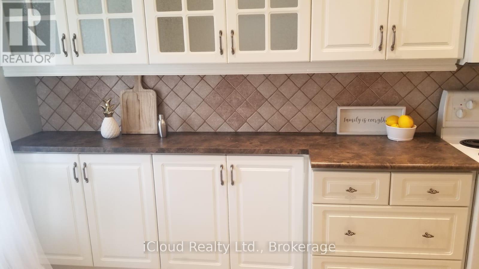 12 Simmons Boulevard, Brampton, Ontario  L6V 3V5 - Photo 11 - W12507554