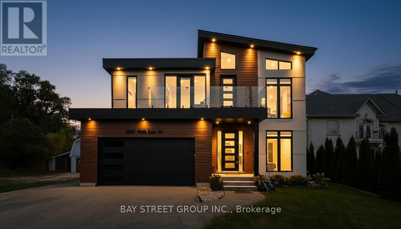 2267 Fifth Line W, Mississauga, Ontario  L5K 1V7 - Photo 2 - W12454521