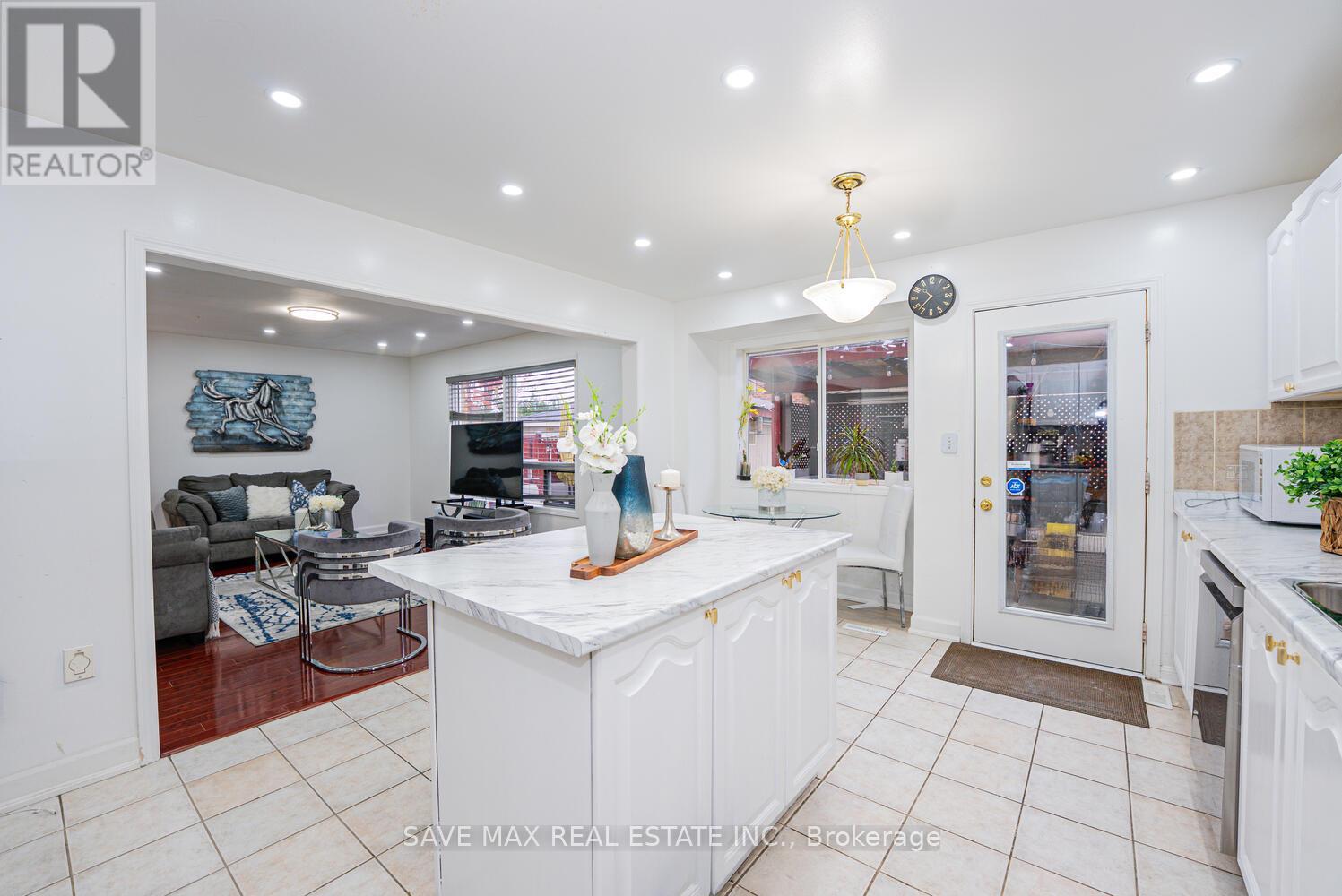 3 Gander Crescent, Brampton, Ontario  L6P 2J5 - Photo 13 - W12492314