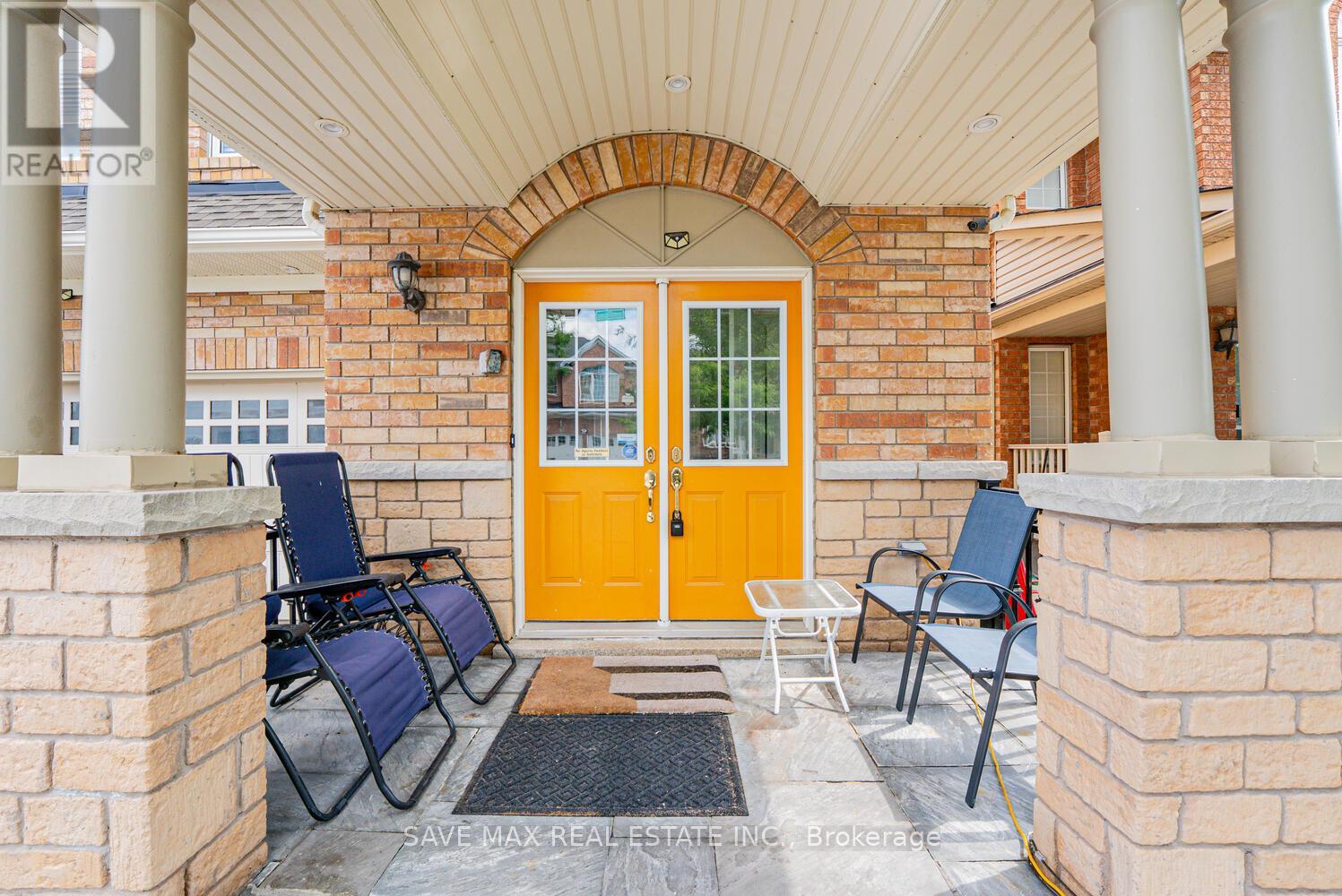 3 Gander Crescent, Brampton, Ontario  L6P 2J5 - Photo 3 - W12492314