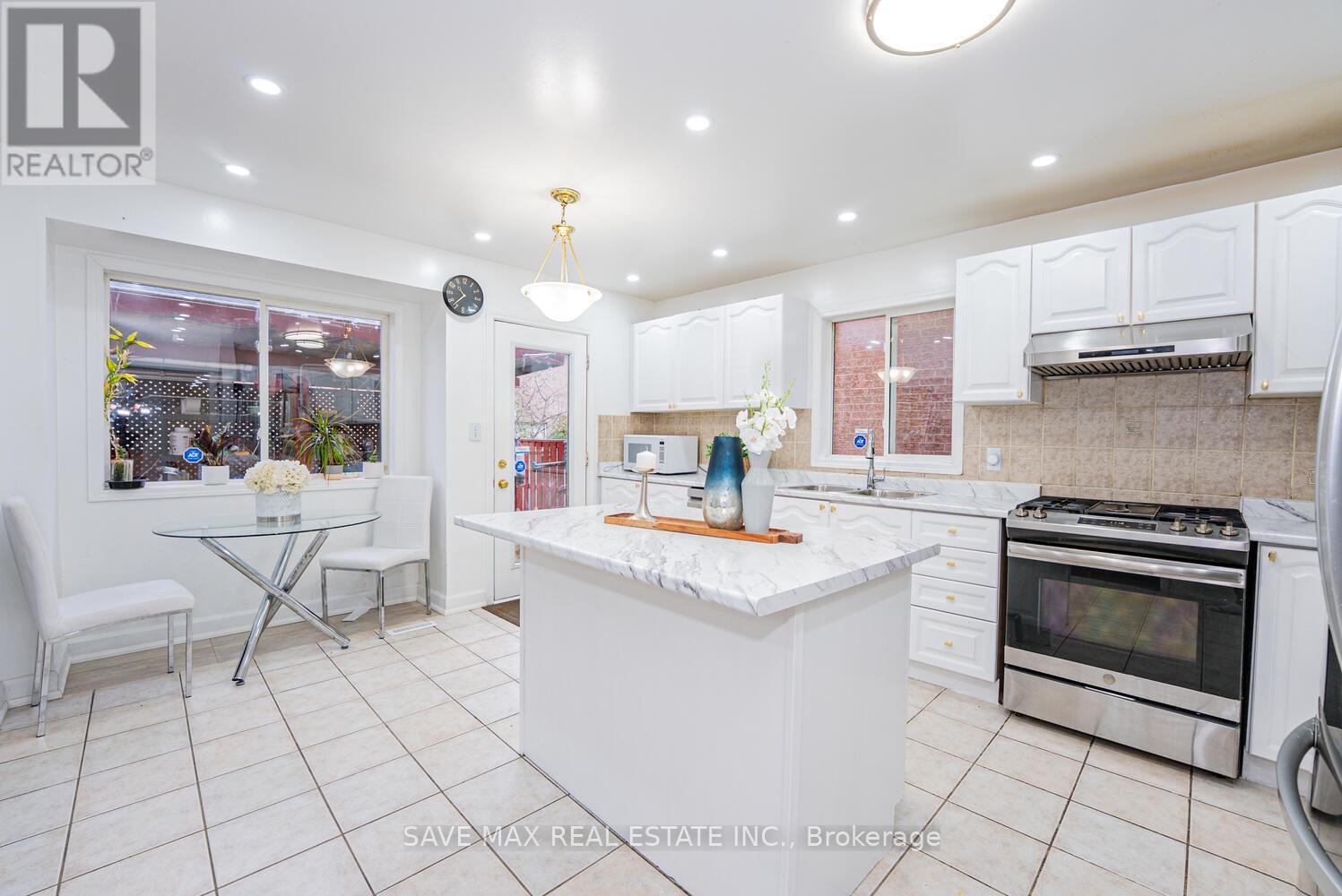 3 Gander Crescent, Brampton, Ontario  L6P 2J5 - Photo 12 - W12492314