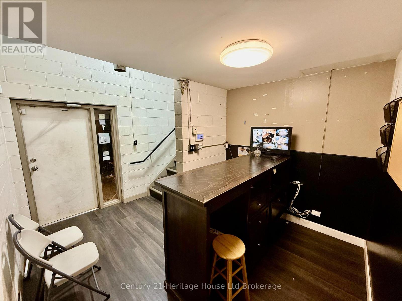 1 - 1033 Pattulo Avenue, Woodstock, Ontario N4V 1C8 - Photo 3 - X12466659