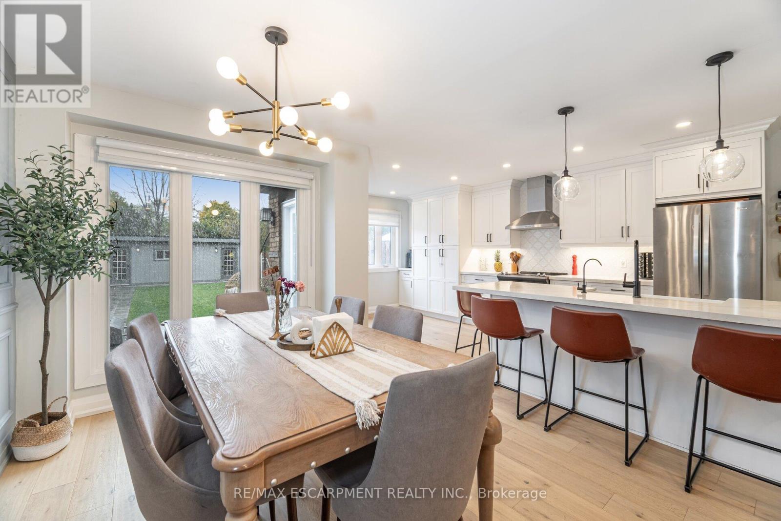 4406 Lee Drive, Mississauga (Rathwood), Ontario  L4W 4A8 - Photo 13 - W12507292