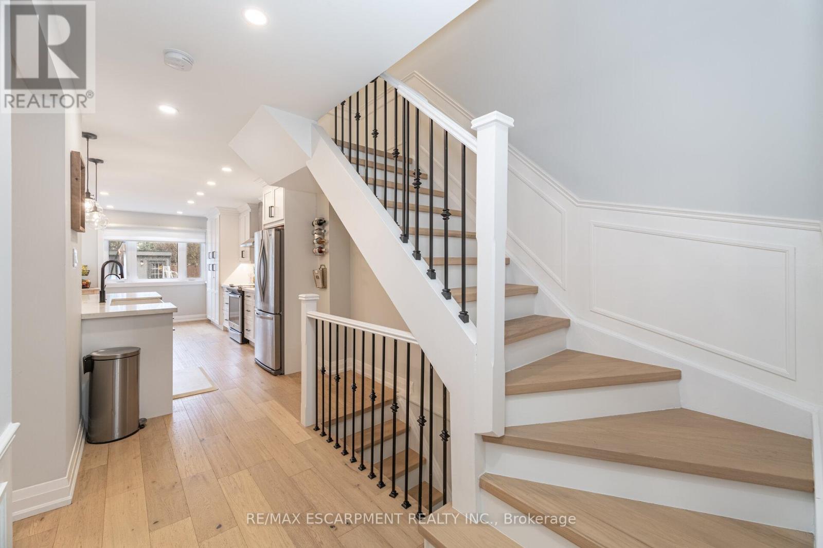 4406 Lee Drive, Mississauga (Rathwood), Ontario  L4W 4A8 - Photo 19 - W12507292