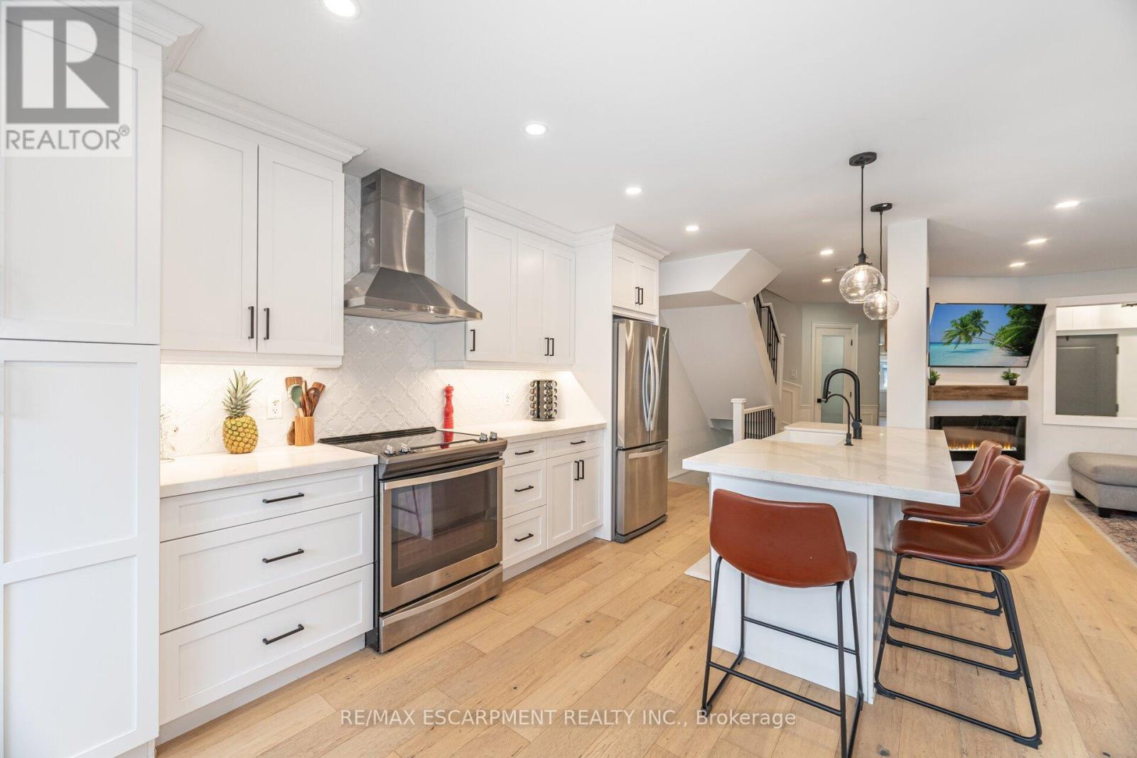 4406 Lee Drive, Mississauga (Rathwood), Ontario  L4W 4A8 - Photo 17 - W12507292