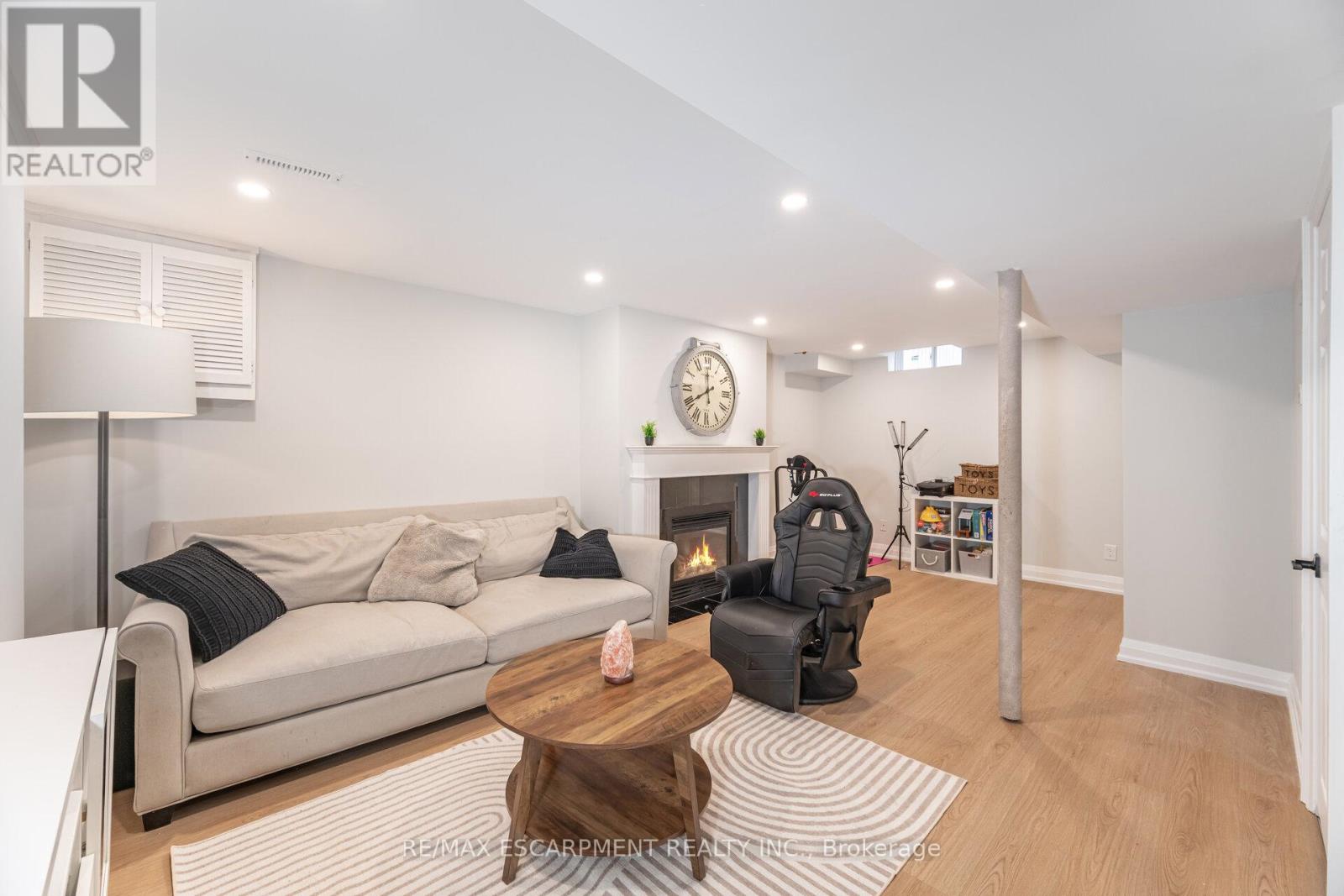 4406 Lee Drive, Mississauga (Rathwood), Ontario  L4W 4A8 - Photo 32 - W12507292