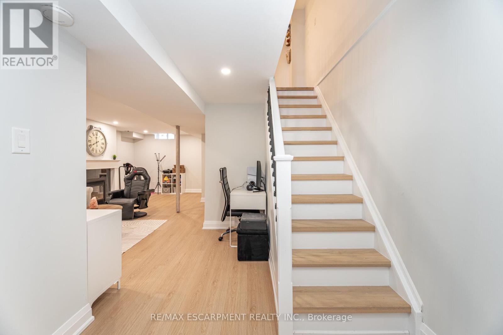 4406 Lee Drive, Mississauga (Rathwood), Ontario  L4W 4A8 - Photo 31 - W12507292