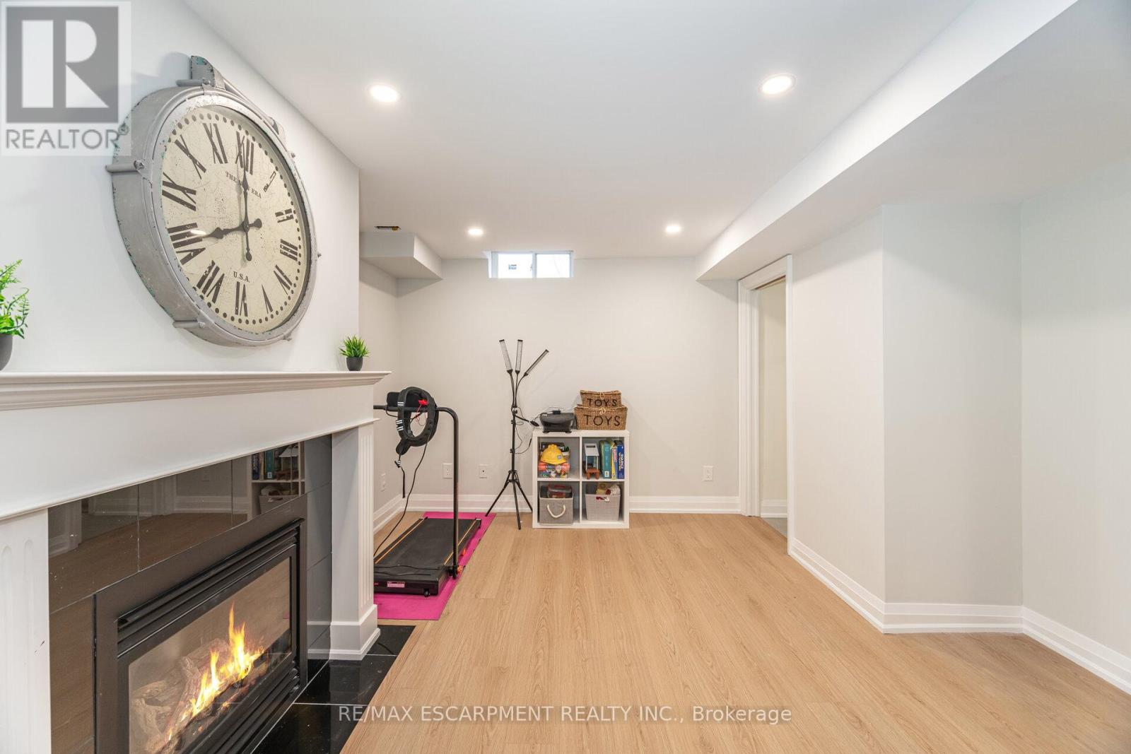 4406 Lee Drive, Mississauga (Rathwood), Ontario  L4W 4A8 - Photo 34 - W12507292