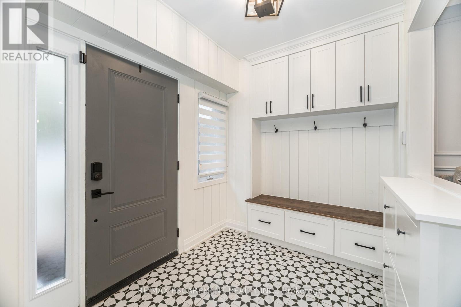 4406 Lee Drive, Mississauga (Rathwood), Ontario  L4W 4A8 - Photo 7 - W12507292