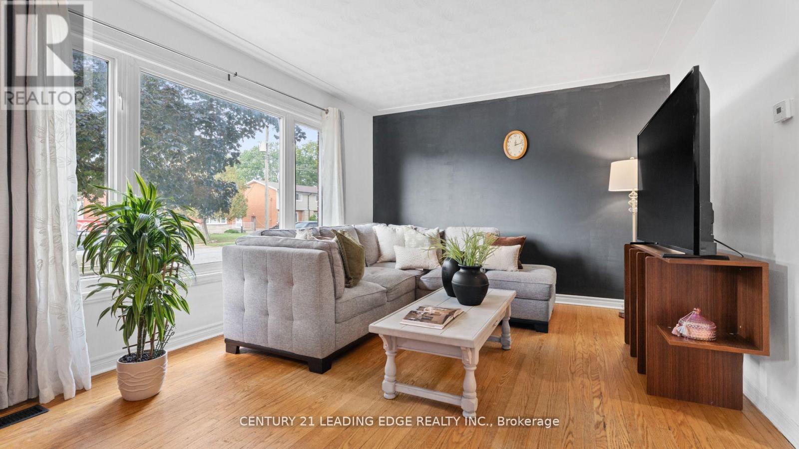 58 Falesy Avenue, Kitchener, Ontario  N2A 1N9 - Photo 5 - X12507204