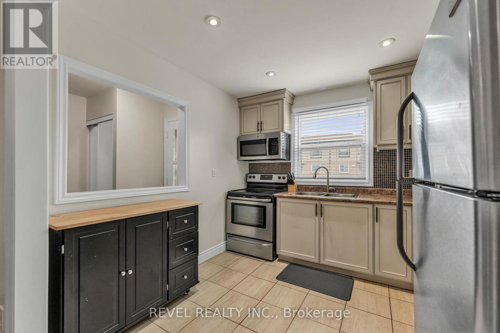 133 - 10 Angus Road, Hamilton, Ontario L8K 6K3 - Photo 9 - X12507224