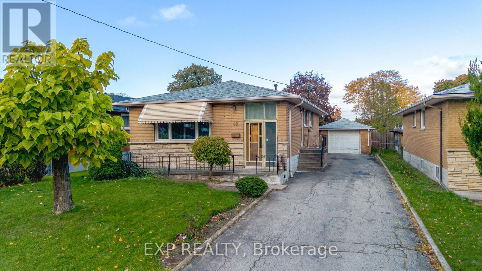 40 PURDY CRESCENT, hamilton (greeningdon), Ontario