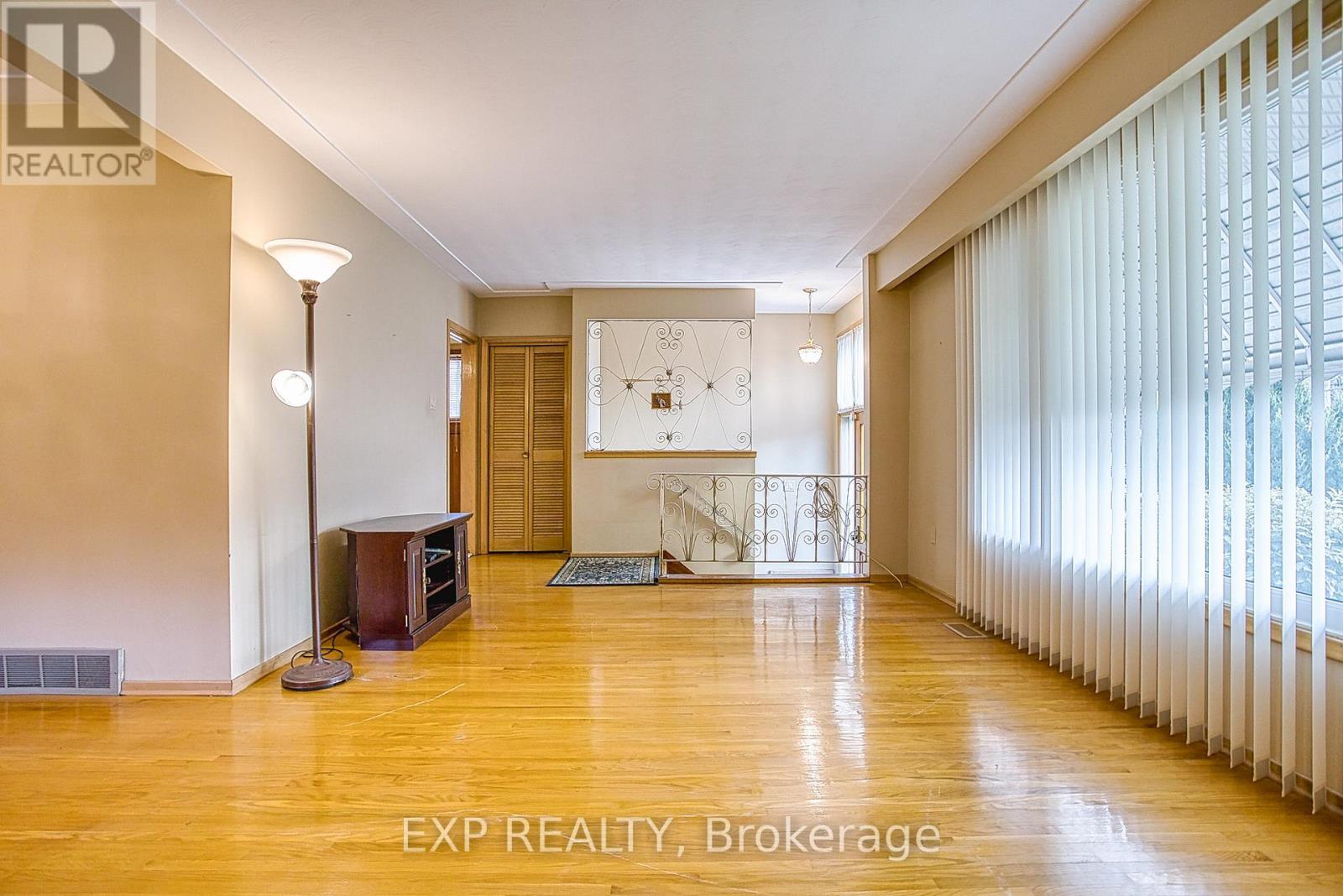 40 Purdy Crescent, Hamilton, Ontario  L9A 3B3 - Photo 11 - X12507318