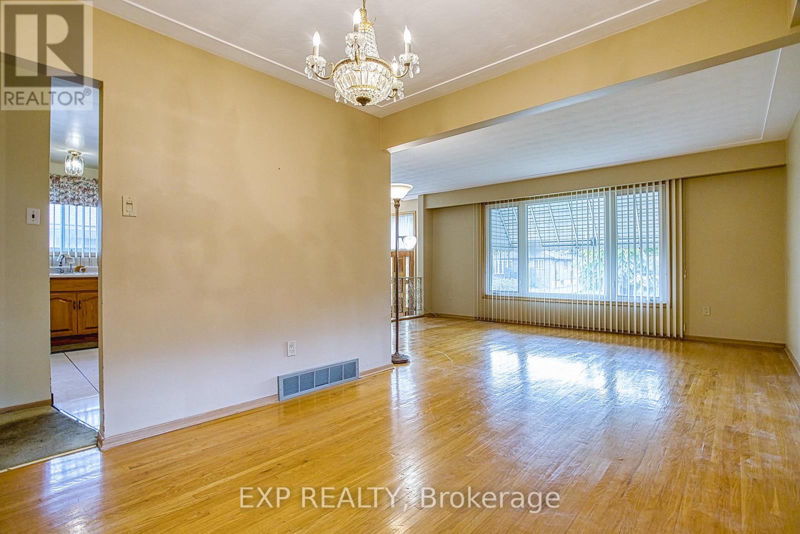 40 Purdy Crescent, Hamilton, Ontario  L9A 3B3 - Photo 13 - X12507318