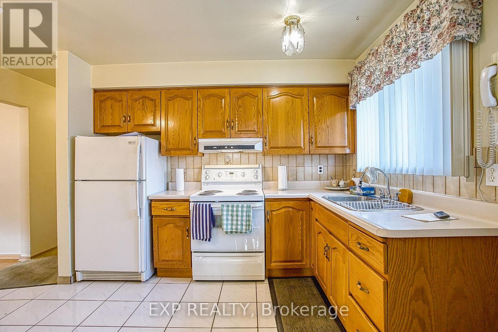 40 Purdy Crescent, Hamilton, Ontario  L9A 3B3 - Photo 17 - X12507318