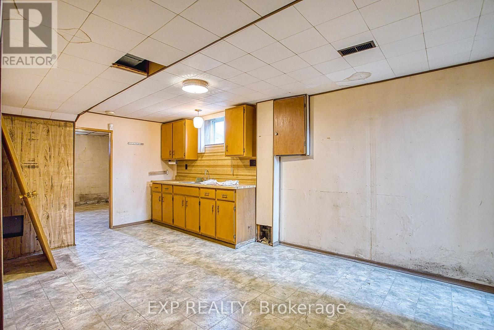 40 Purdy Crescent, Hamilton, Ontario  L9A 3B3 - Photo 24 - X12507318