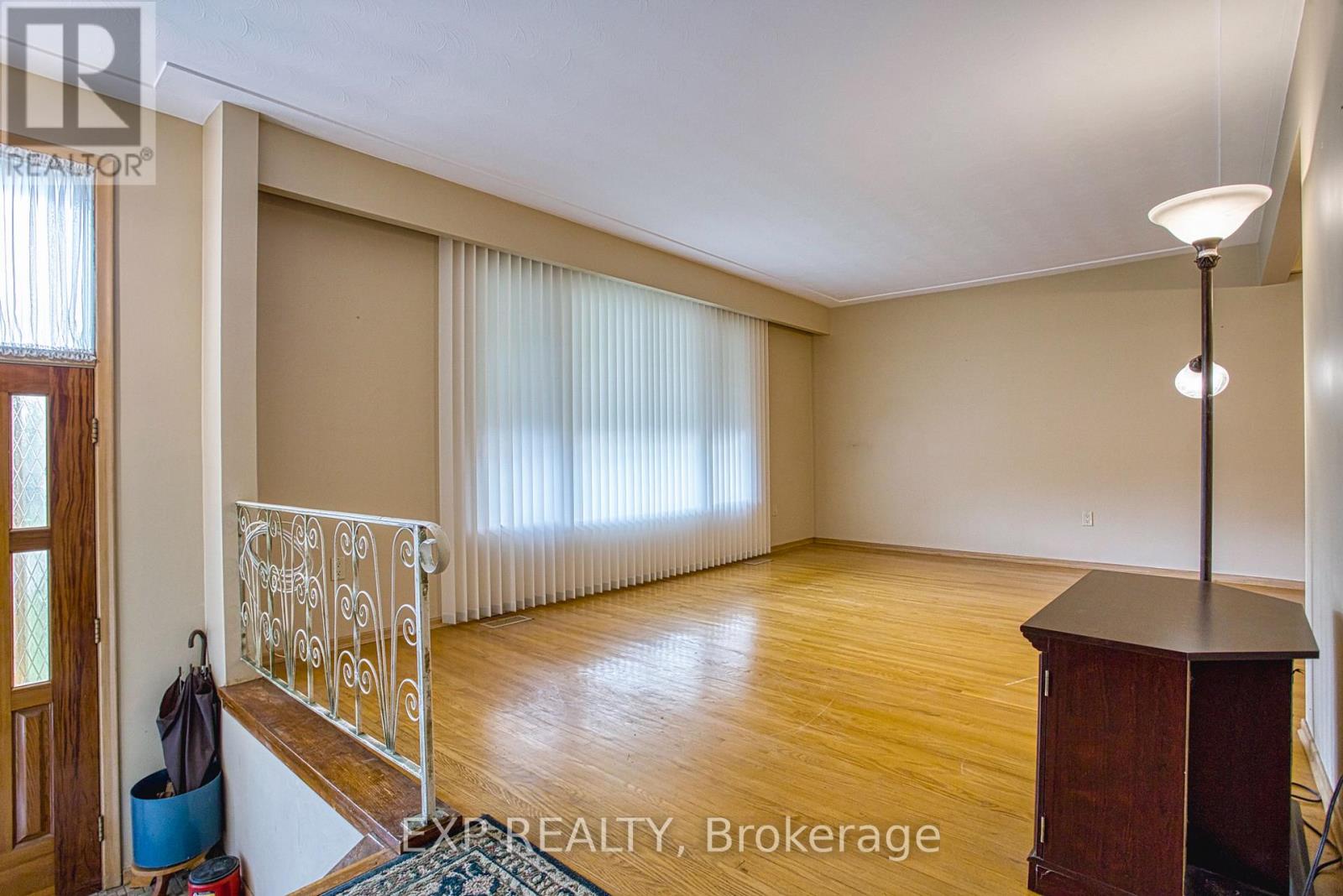 40 Purdy Crescent, Hamilton, Ontario  L9A 3B3 - Photo 6 - X12507318