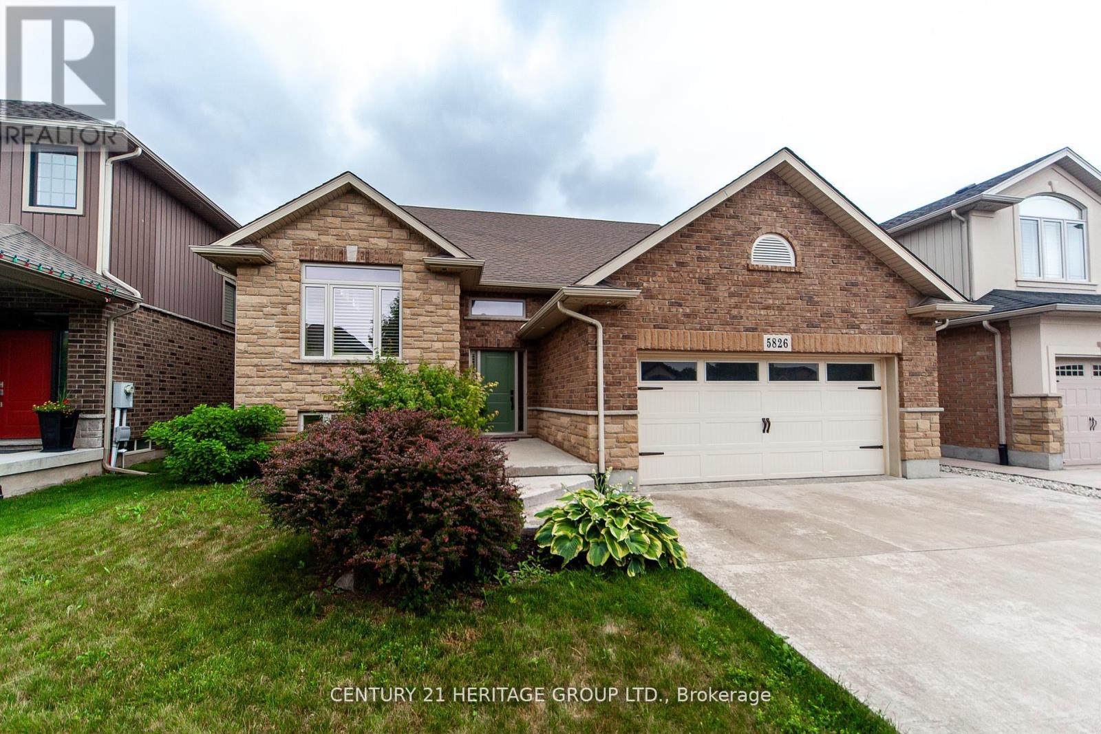 5826 Fiddlehead Lane, Niagara Falls, Ontario  L2H 0E9 - Photo 2 - X12507322