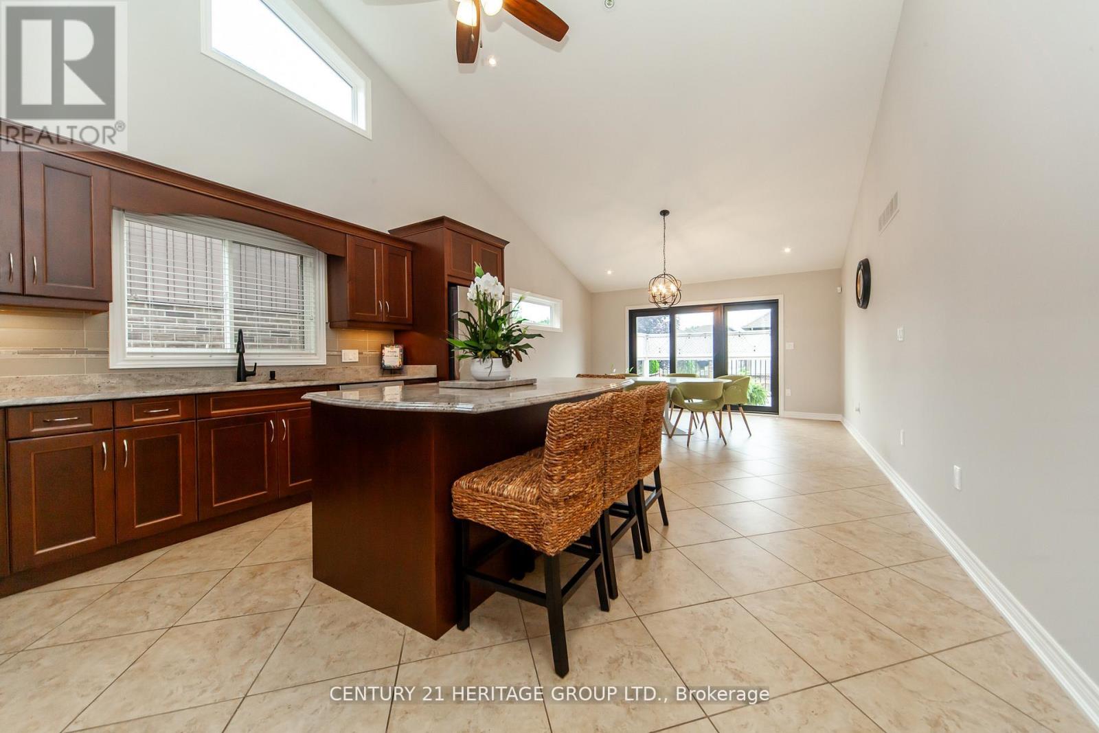 5826 Fiddlehead Lane, Niagara Falls, Ontario  L2H 0E9 - Photo 9 - X12507322