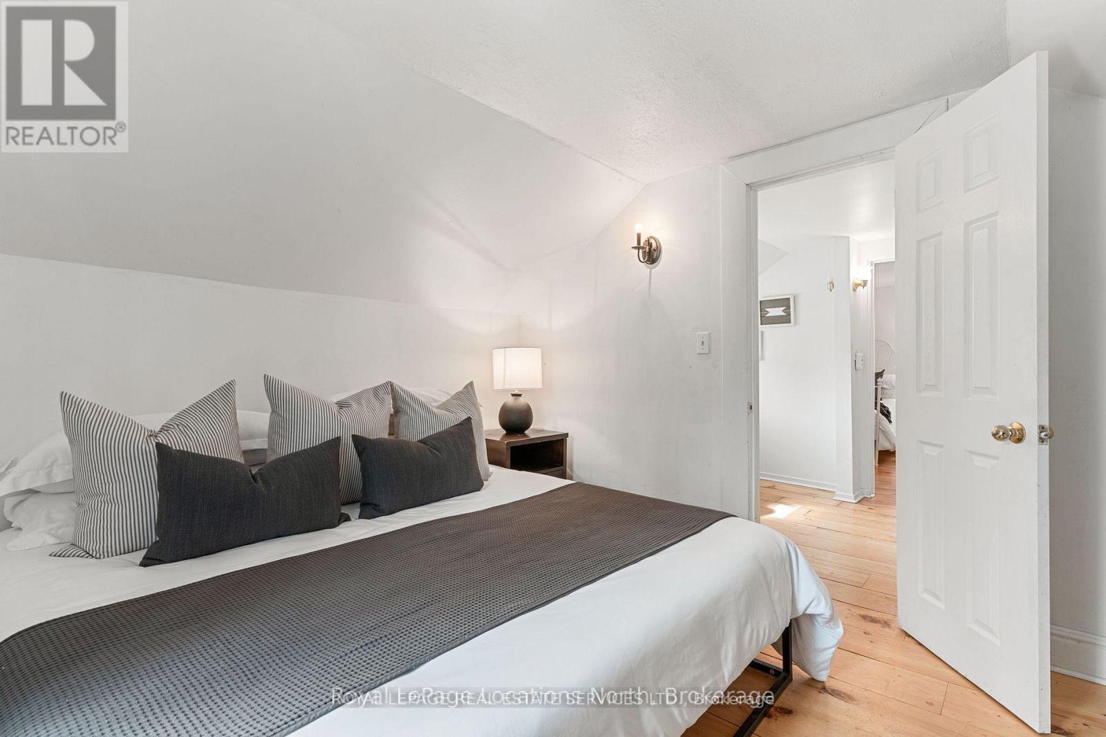 24 Louisa Street W, Blue Mountains, Ontario  N0H 2P0 - Photo 12 - X12507368