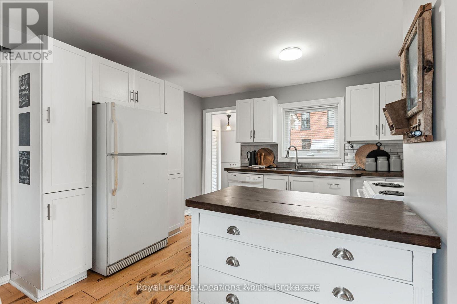 24 Louisa Street W, Blue Mountains, Ontario  N0H 2P0 - Photo 7 - X12507368