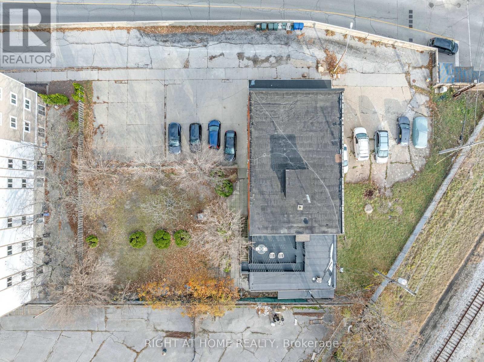 7 - 279 Drouillard Road, Windsor, Ontario  N8Y 2P4 - Photo 18 - X12507476