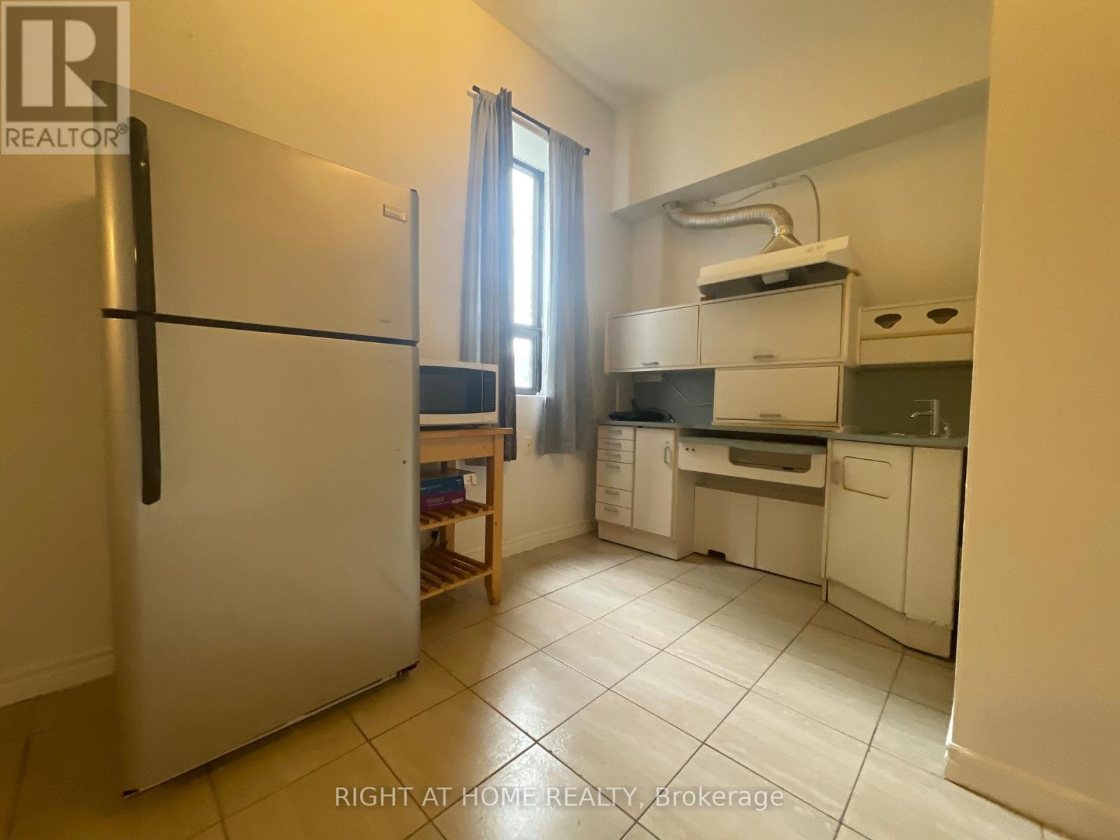 7 - 279 Drouillard Road, Windsor, Ontario  N8Y 2P4 - Photo 5 - X12507476