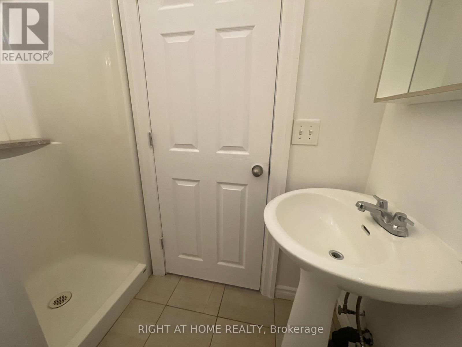 7 - 279 Drouillard Road, Windsor, Ontario  N8Y 2P4 - Photo 8 - X12507476