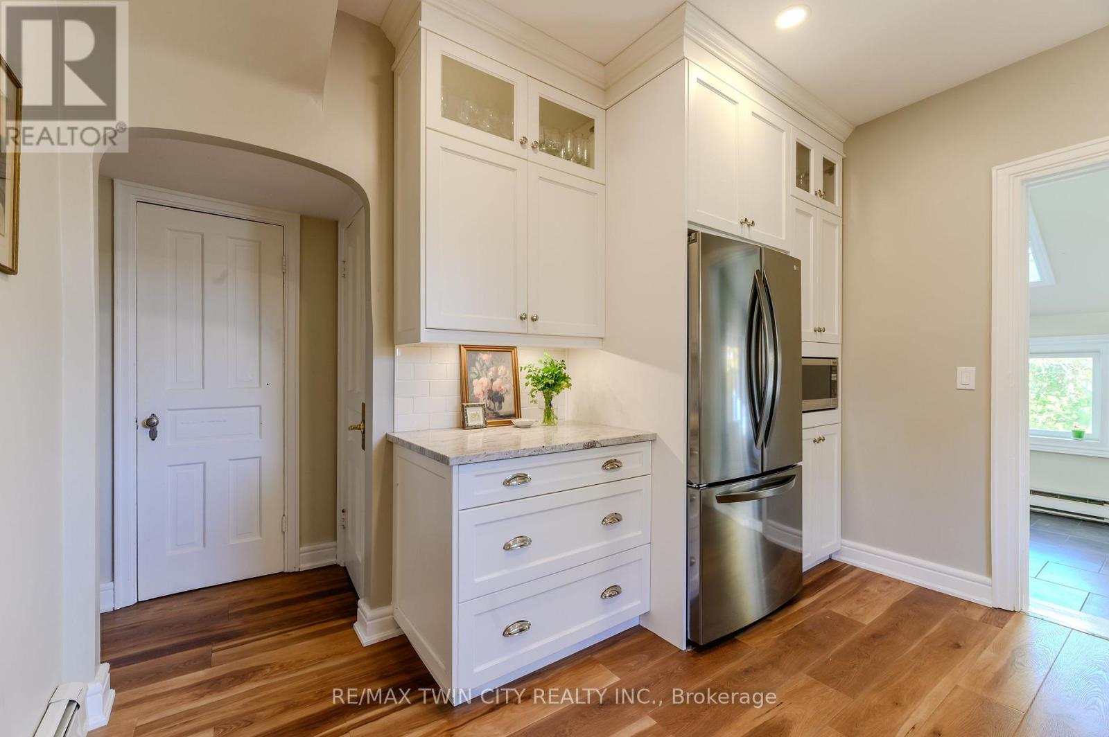 35 Egerton Street, Brantford, Ontario  N3T 4L4 - Photo 12 - X12507508