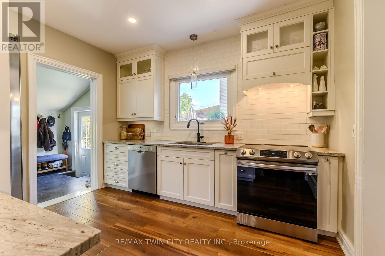 35 Egerton Street, Brantford, Ontario  N3T 4L4 - Photo 13 - X12507508