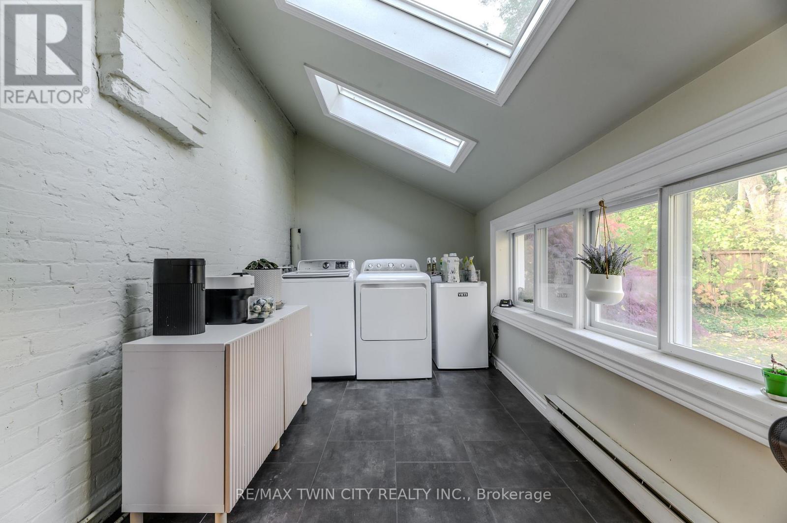 35 Egerton Street, Brantford, Ontario  N3T 4L4 - Photo 15 - X12507508