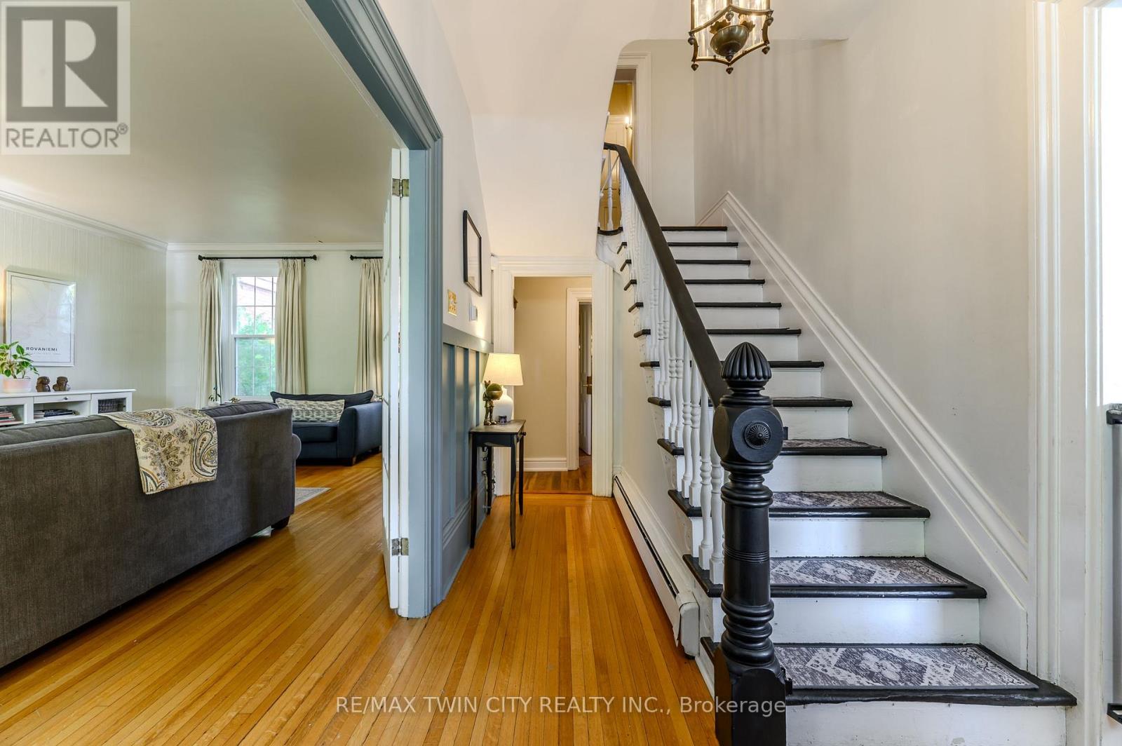 35 Egerton Street, Brantford, Ontario  N3T 4L4 - Photo 6 - X12507508