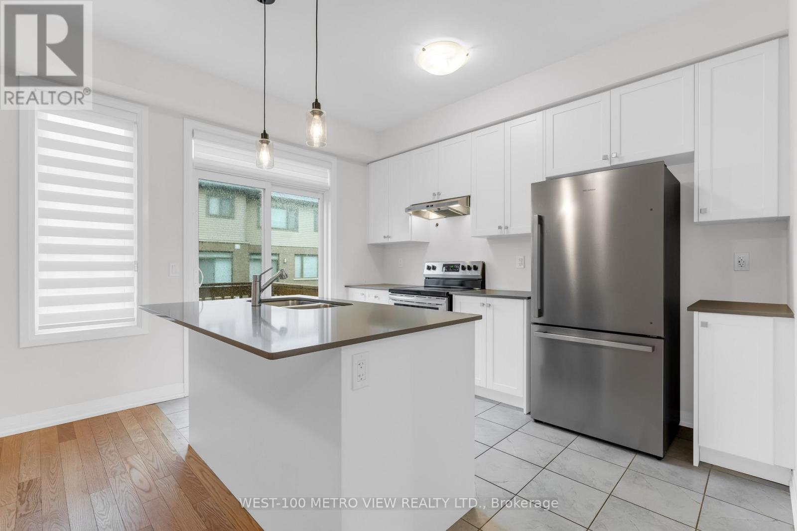 337 Provident Way, Hamilton (Mount Hope), Ontario  L0R 1W0 - Photo 11 - X12507558