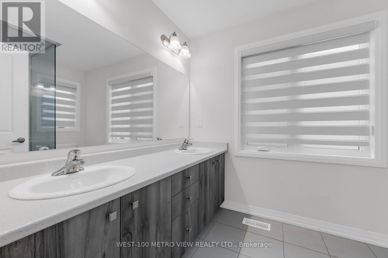 337 Provident Way, Hamilton (Mount Hope), Ontario  L0R 1W0 - Photo 17 - X12507558