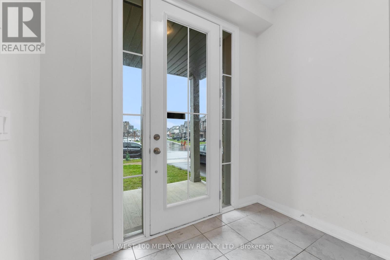 337 Provident Way, Hamilton (Mount Hope), Ontario  L0R 1W0 - Photo 3 - X12507558