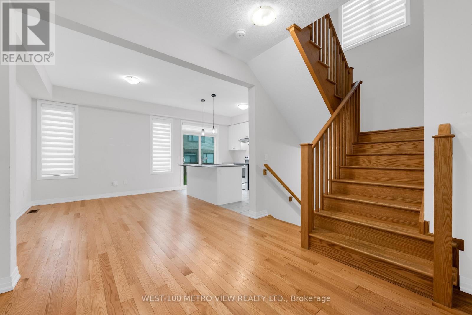 337 Provident Way, Hamilton (Mount Hope), Ontario  L0R 1W0 - Photo 5 - X12507558