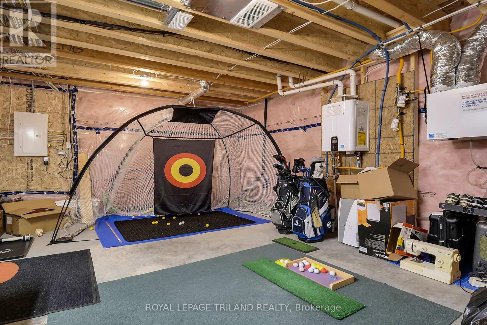 6 - 383 Daventry Way, Middlesex Centre, Ontario N0L 1R0 - Photo 39 - X12501820