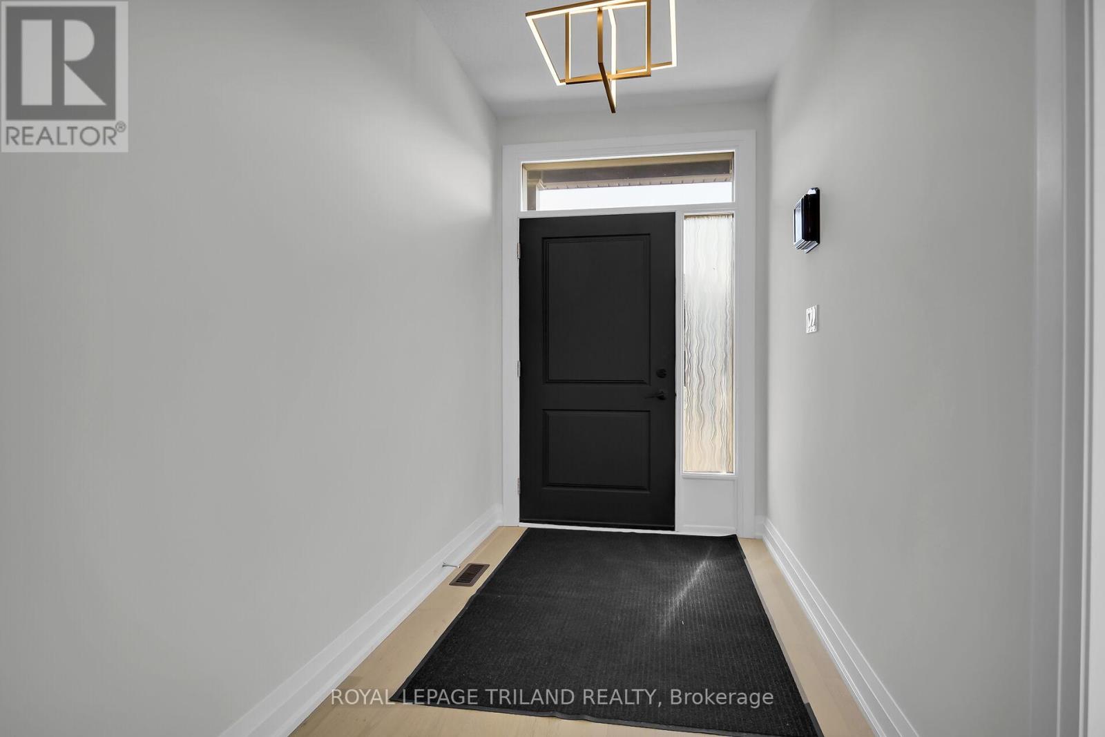 6 - 383 Daventry Way, Middlesex Centre, Ontario N0L 1R0 - Photo 5 - X12501820