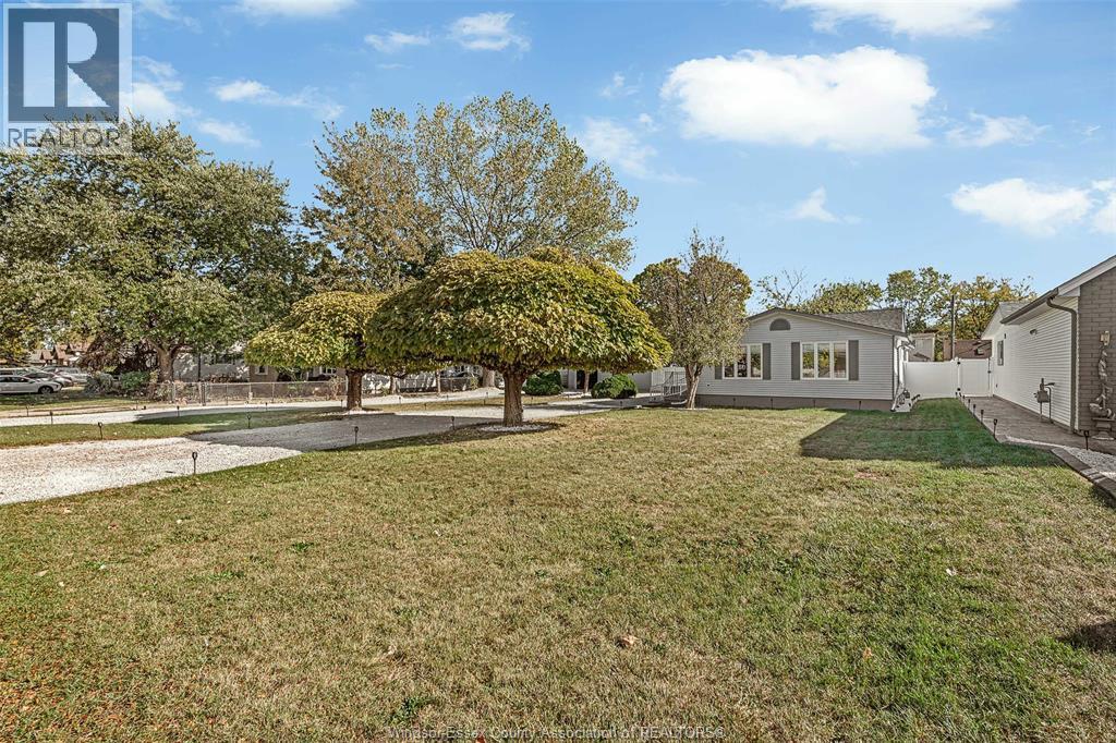 649 Edinborough Street, Windsor, Ontario N8X 3C8 - Photo 5 - 25027969